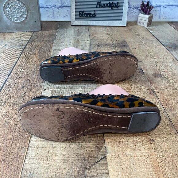 Bernardo animal Print Size 8M Folding, Elastic Fit ballet flats - Picture 7 of 14